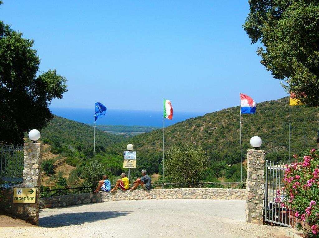 Divacamp Glamping Resort Campiglia Marittima Eksteriør billede